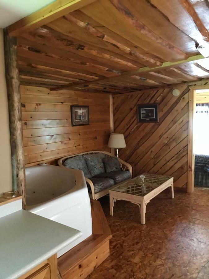 Mowat Landing Cottages New Liskeard Exterior photo